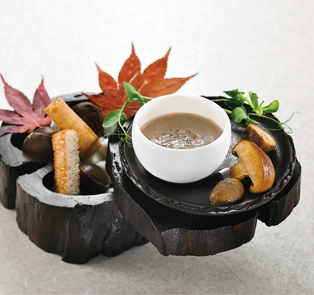 伝統的な中国前菜と旬菜華やかに盛り付けて
